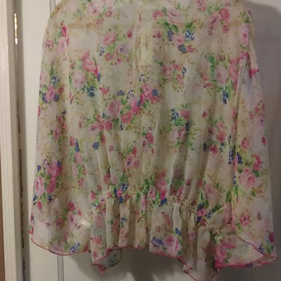 Mingle floral Flow sleeve sheer top - Picture 4 of 5